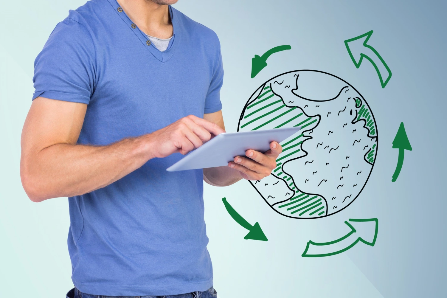 Uma pessoa segura um tablet na mão e ao fundo um desenho do planeta e setas em torno dele, representando economia circular e consumo consciente